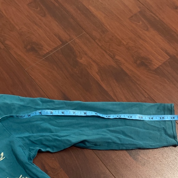 TBJ Jeans TOP    Medium Size     Long Sleeve shirt with V neck - Picture 8 of 9